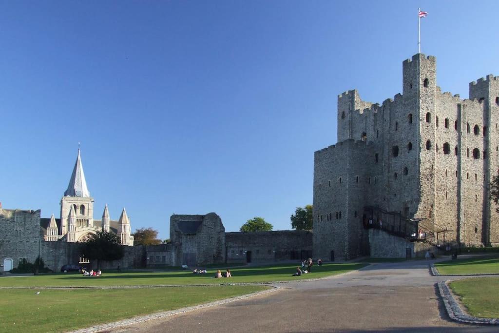 Beautiful Apartment In The Heart Of Rochester Rochester  Eksteriør bilde