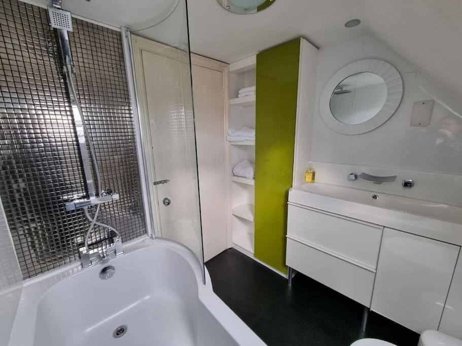Beautiful Apartment In The Heart Of Rochester Rochester  Eksteriør bilde