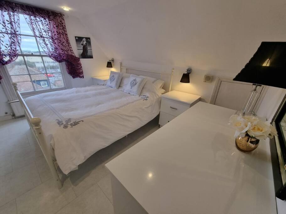 Beautiful Apartment In The Heart Of Rochester Rochester  Eksteriør bilde