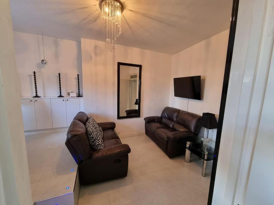 Beautiful Apartment In The Heart Of Rochester Rochester  Eksteriør bilde